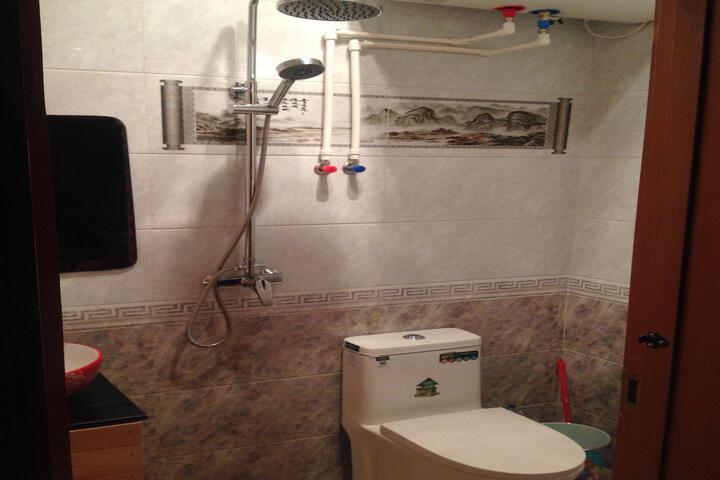 Room 1 of 8
