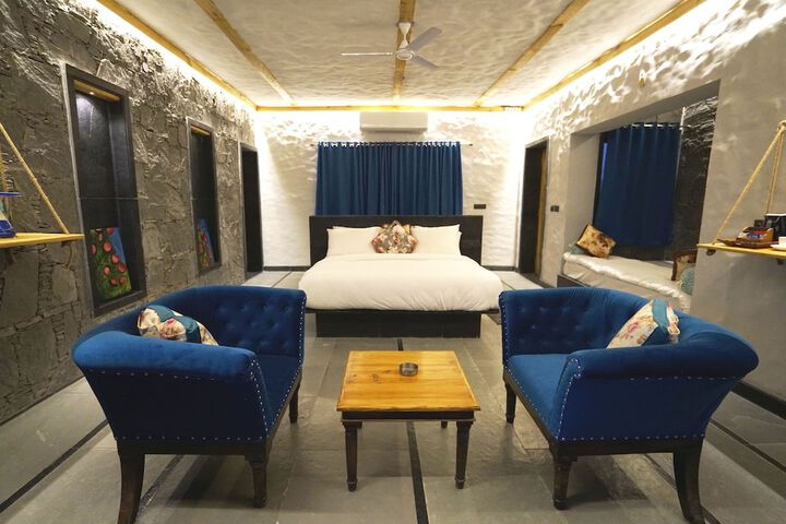 Room 6 of 56