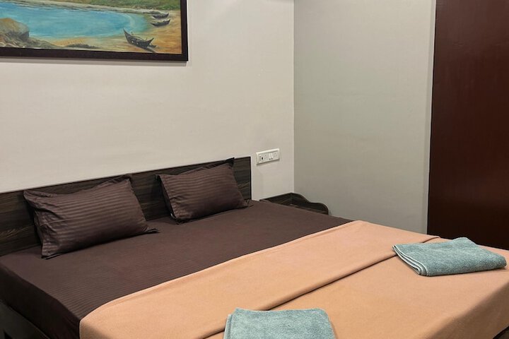 Room 11 of 18