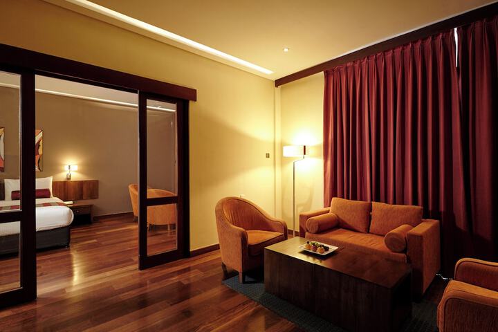 Room 27 of 71