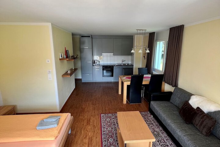 Room 17 of 35