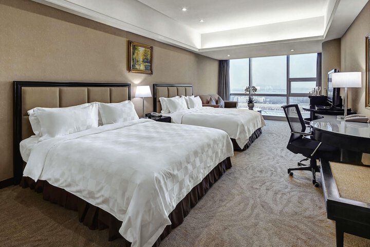 Room 27 of 72
