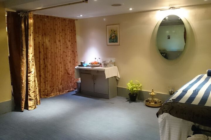 Room 14 of 28