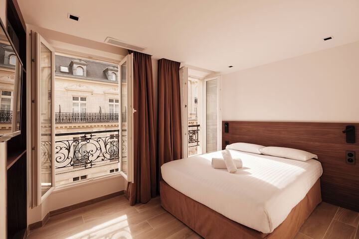 Room 12 of 35