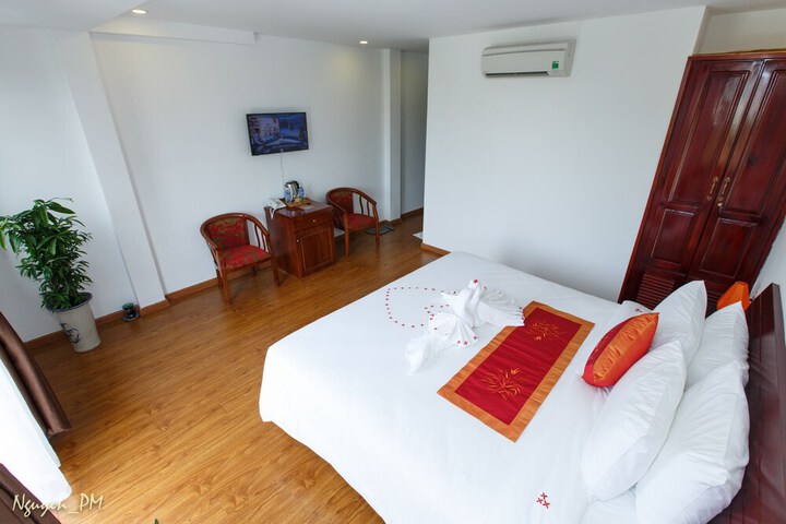 Room 12 of 40