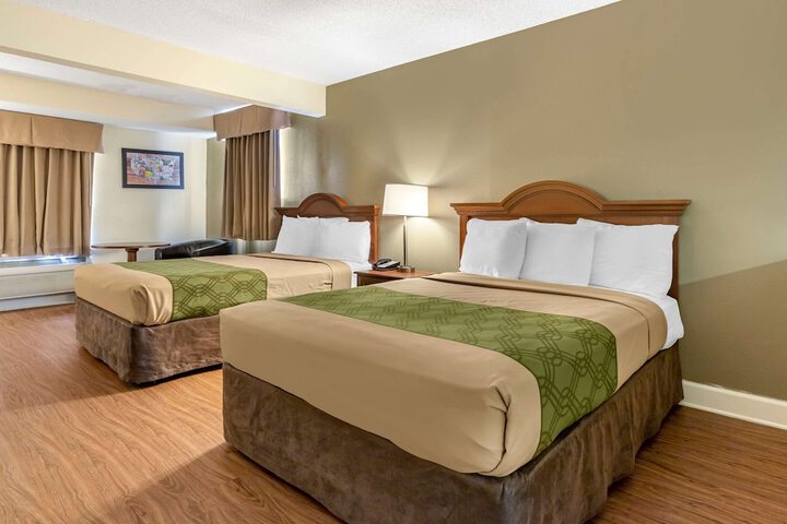 1 Queen Bed (2 of 22)