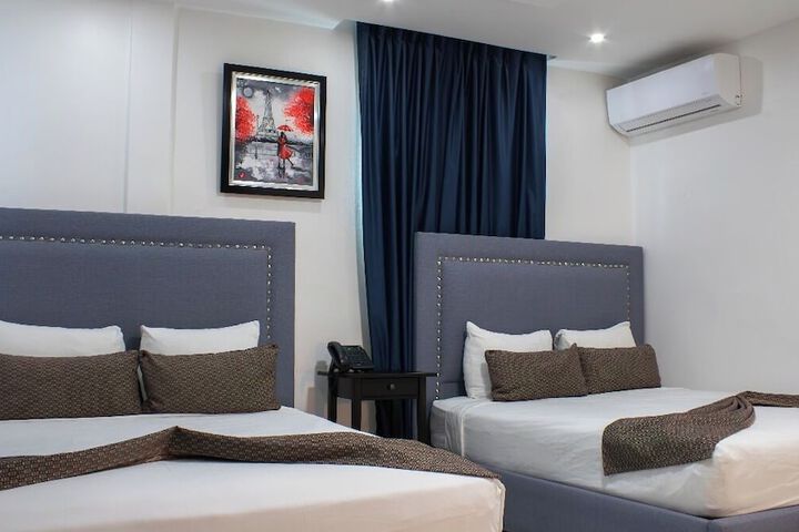 Room 7 of 16