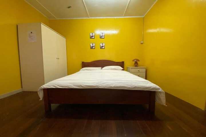 Room 12 of 23