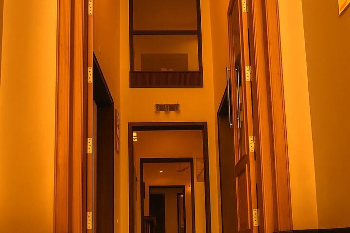 Room 34 of 47