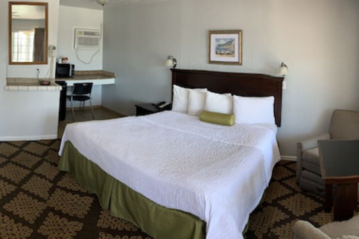 Standard | King Bed (5 of 5)