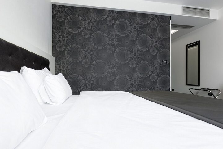 Room 68 of 267