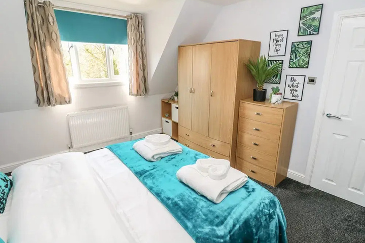 Room 2 of 12