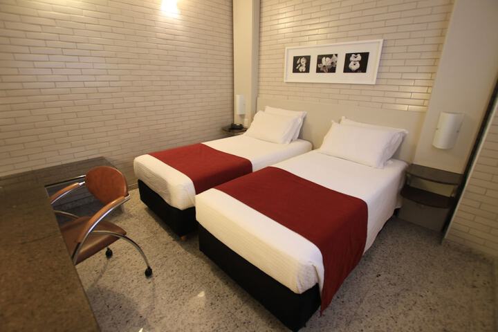 Room 5 of 37