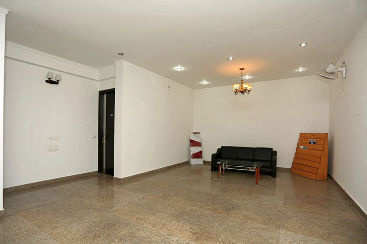 Room 11 of 12