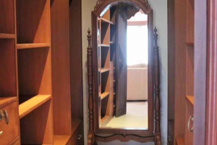 Room 2 of 5