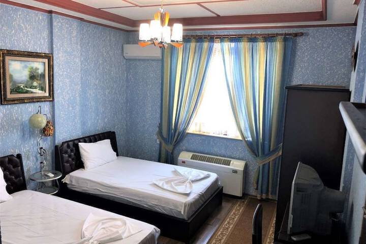 Room 16 of 27