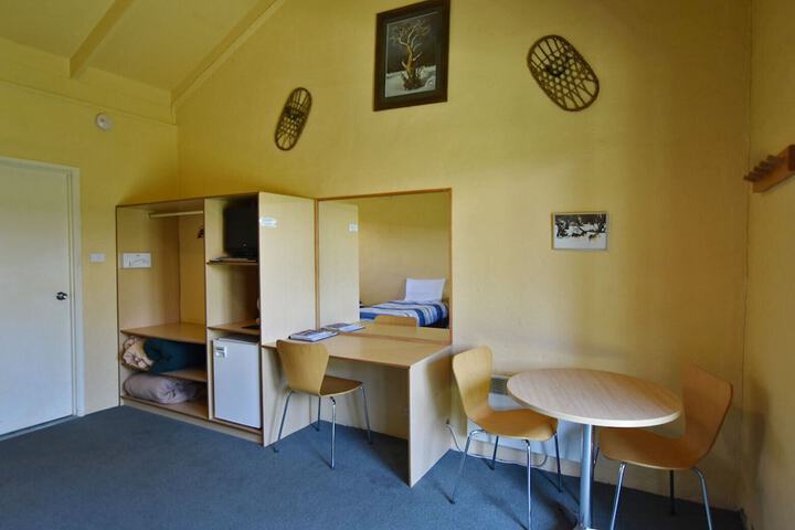 Room 10 of 36