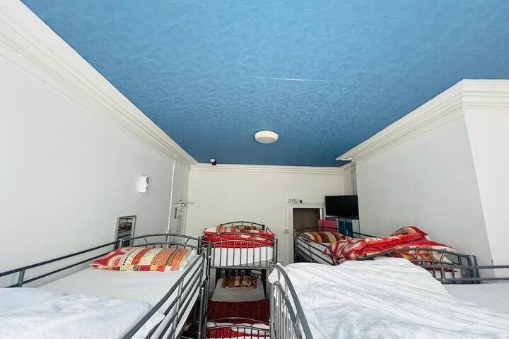 Room 14 of 26
