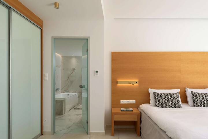 Room 34 of 160