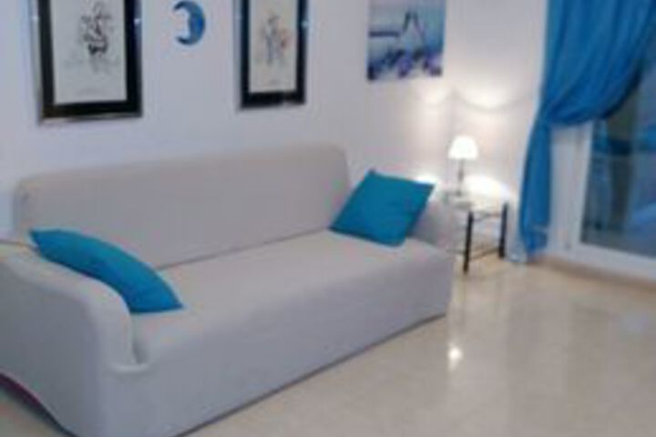 Room 10 of 12