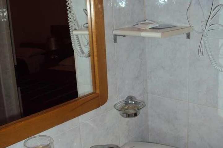 Room 20 of 37