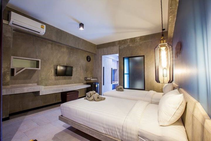 Room 5 of 48