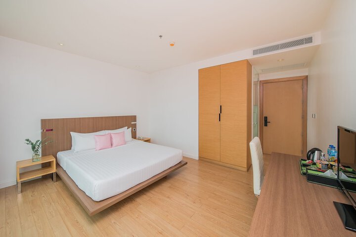 Room 16 of 74