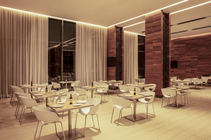 Dining 9 of 36