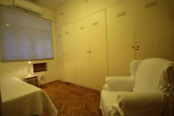 Room 3 of 20