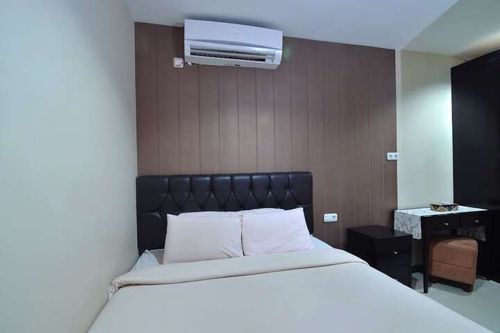 Room 2 of 41
