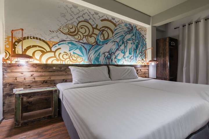 Room 8 of 38