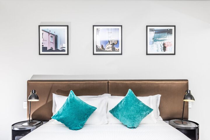 Room 3 of 31