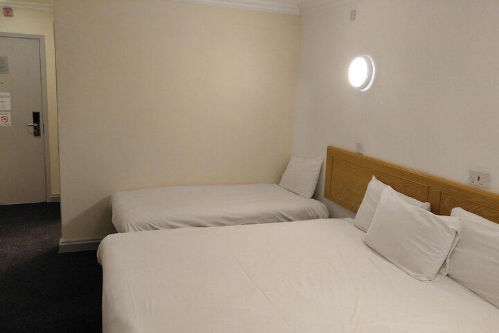 Room 61 of 236