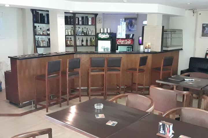 Lounge 44 of 51