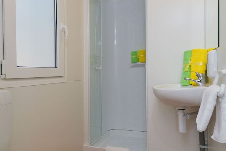 Room 15 of 28