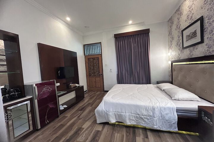 Room 9 of 61