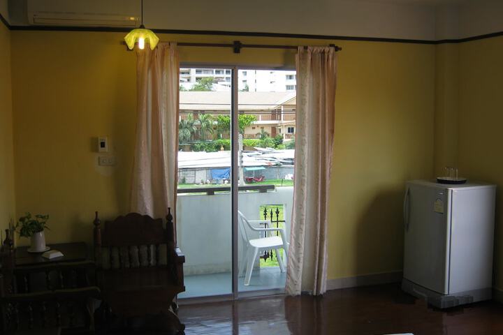 Room 3 of 32