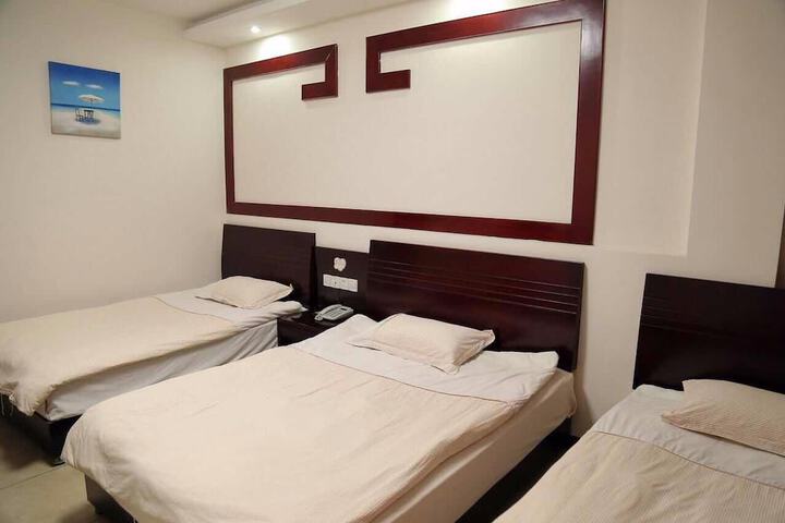 Room 4 of 27