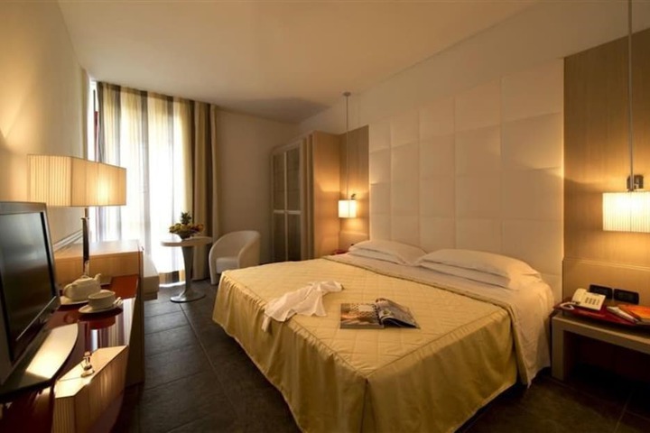 Room 7 of 47