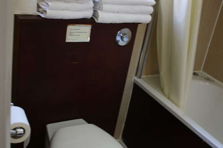 Room 51 of 69