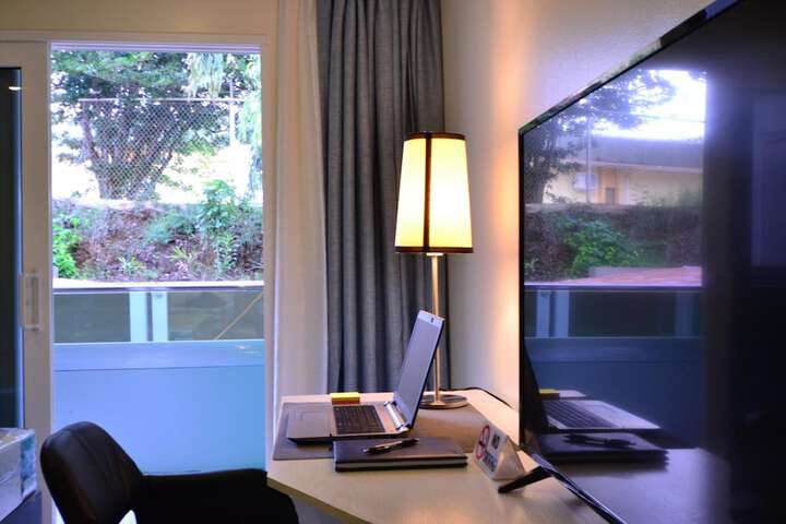Room 32 of 68