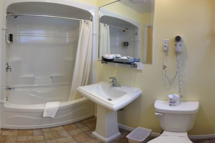 Room 2 of 42