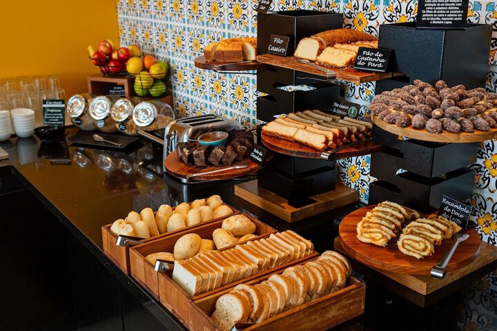 Breakfast/Coffee Service 62 of 127