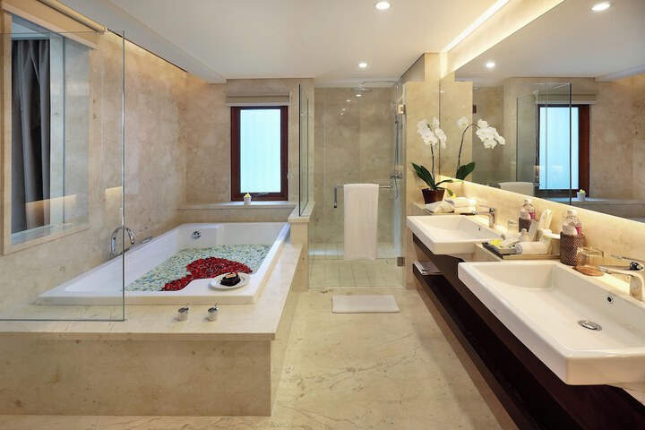 Room 15 of 49