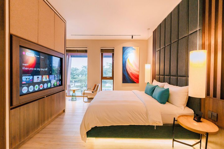 Room 9 of 74