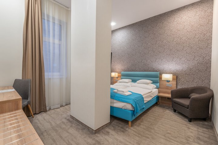 Room 52 of 139