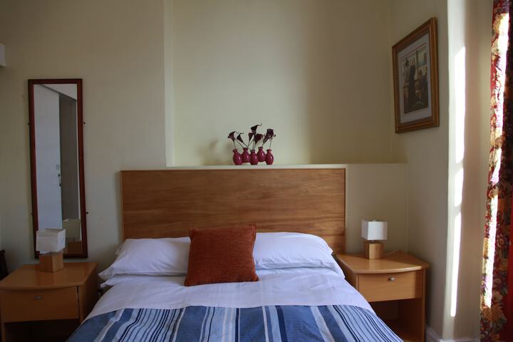Room 28 of 81