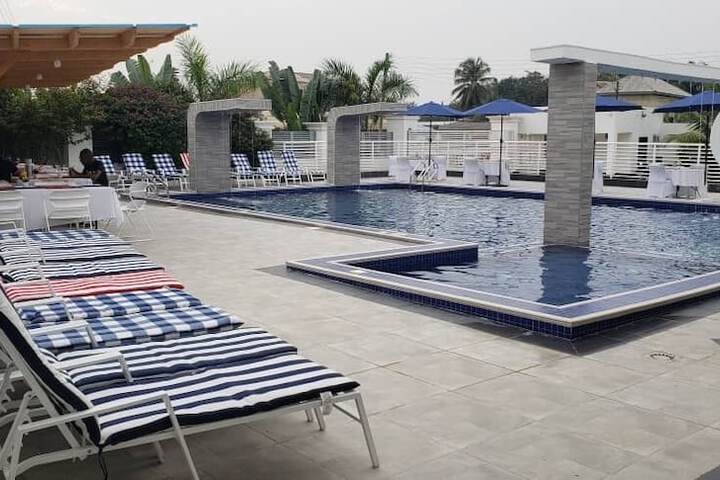 Pool 40 of 120