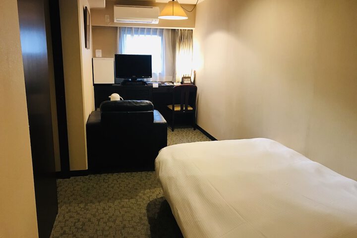 Room 16 of 16