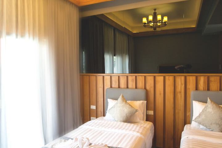 Room 7 of 68